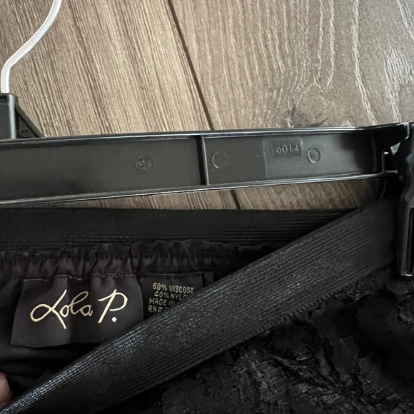 LOLA P Hi-Low Hem Black Lace Skirt – Size XL - Picture 4 of 5